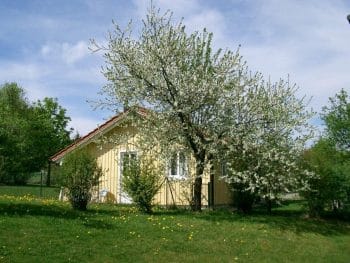 8 Holzhäuser in schwedischer Holzbauweise