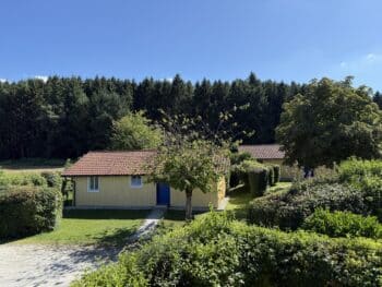 8 Holzhäuser in schwedischer Holzbauweise
