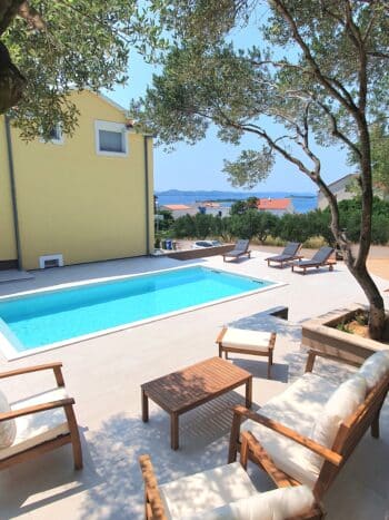 Villa Antonio mit pool und hundestrand