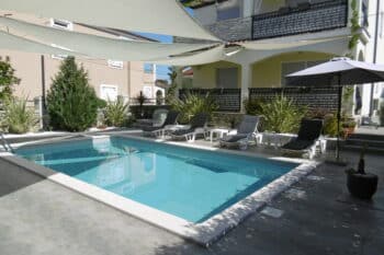 Villa Luka Apartments mit Pool