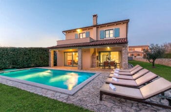 VILLA**** unweit von Barban mit Pool & Sauna