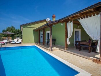 Ferienhaus Villa Tanja 4* mit Pool in Pula