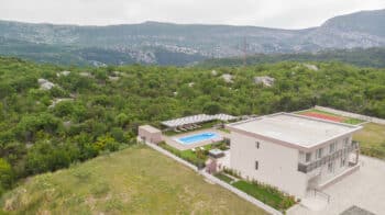 Villa Sky D für 9 + 1, großer Garten mit Pool