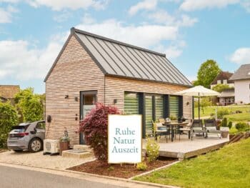 Tinyhouse Hacklstein mit großer Holzterrasse
