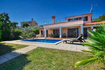 Casa Ina mit Pool